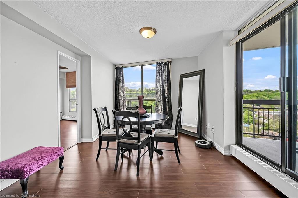 2908-150 Charlton Avenue E, Hamilton, ON - Indoor Photo Showing Dining Room