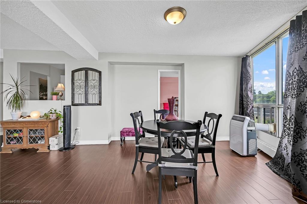 2908-150 Charlton Avenue E, Hamilton, ON - Indoor Photo Showing Dining Room