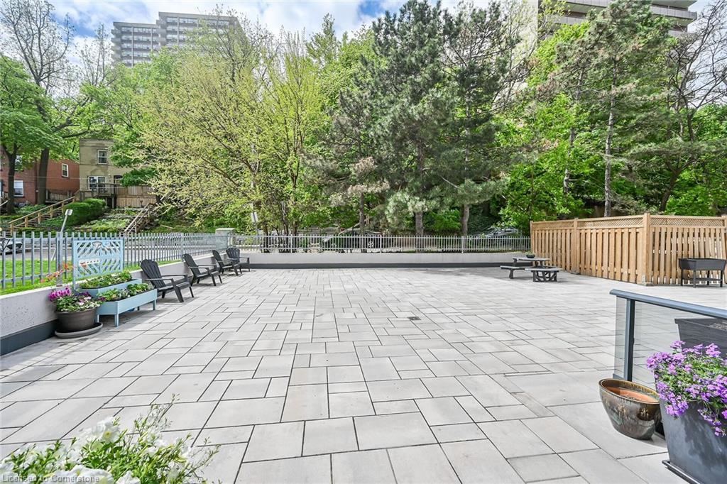 2908-150 Charlton Avenue E, Hamilton, ON - Outdoor