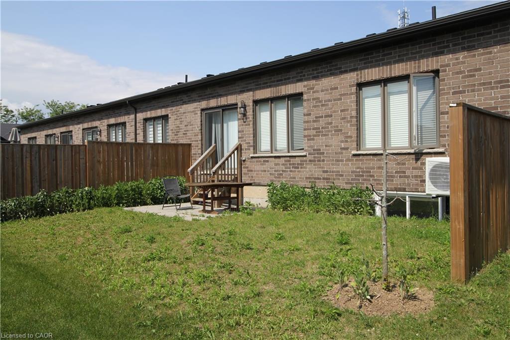 15 Meadowhawk Lane, Simcoe, ON - Outdoor