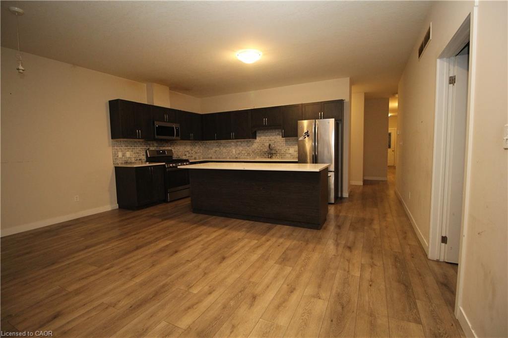 15 Meadowhawk Lane, Simcoe, ON - Indoor Photo Showing Kitchen
