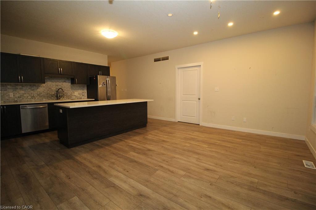 15 Meadowhawk Lane, Simcoe, ON - Indoor Photo Showing Kitchen