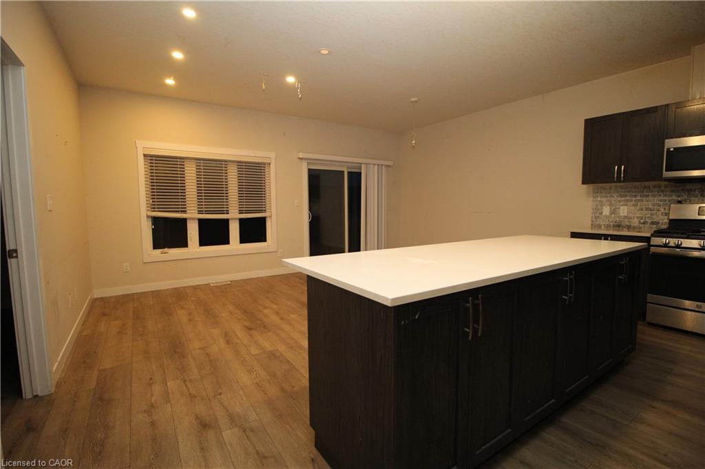 15 Meadowhawk Lane, Simcoe, ON - Indoor Photo Showing Kitchen