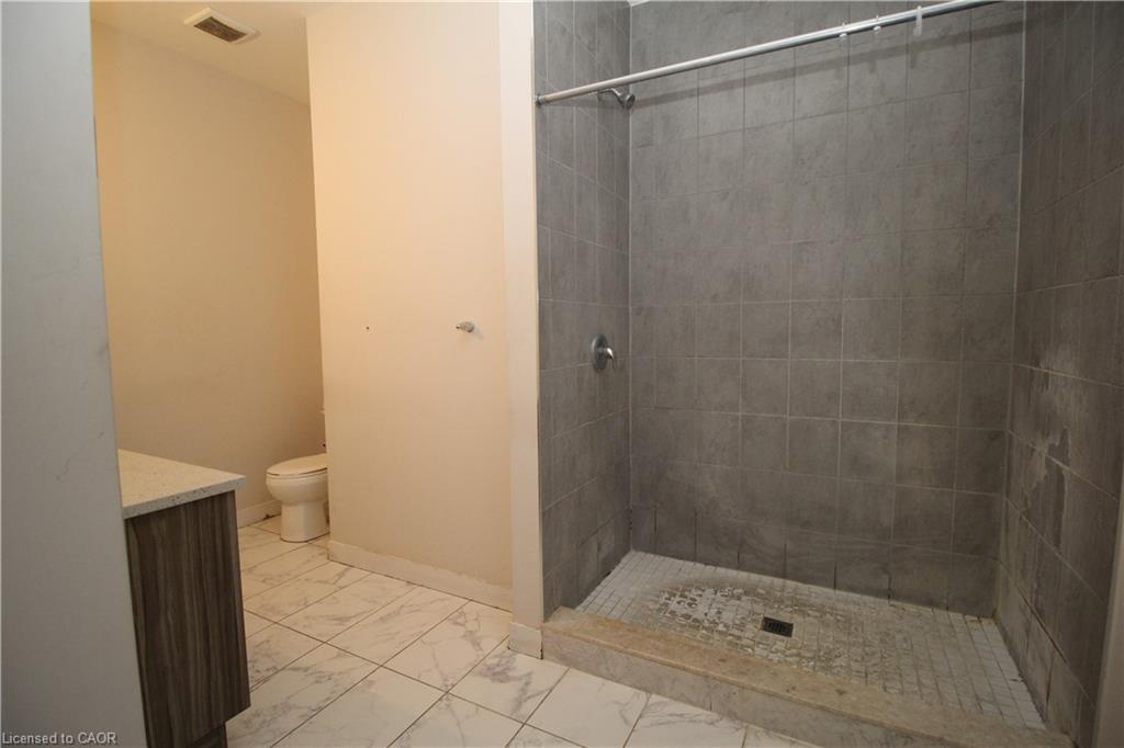 15 Meadowhawk Lane, Simcoe, ON - Indoor Photo Showing Bathroom