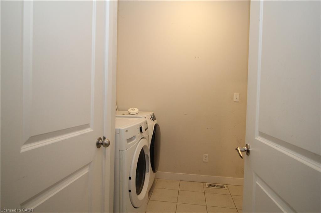 15 Meadowhawk Lane, Simcoe, ON - Indoor Photo Showing Laundry Room