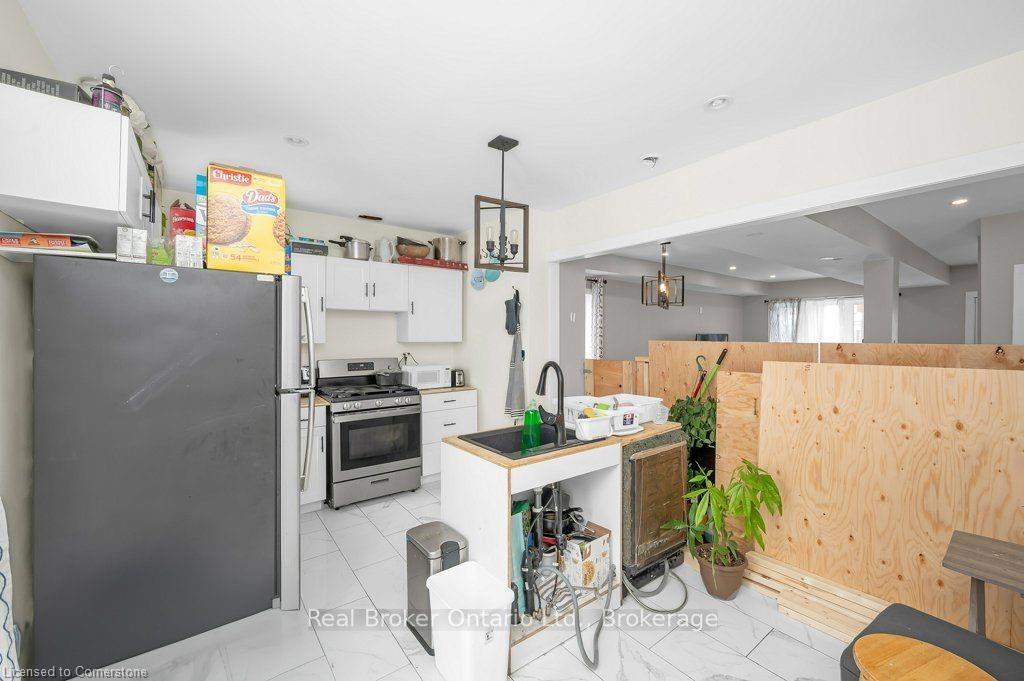 109 Arthur Street, Brantford, ON - Indoor