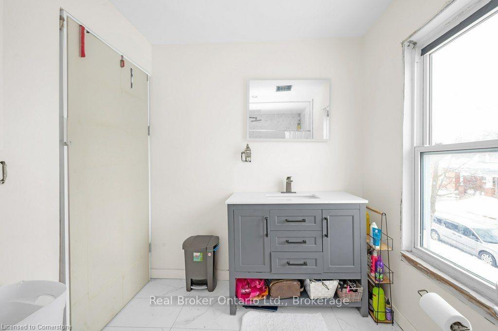 109 Arthur Street, Brantford, ON - Indoor