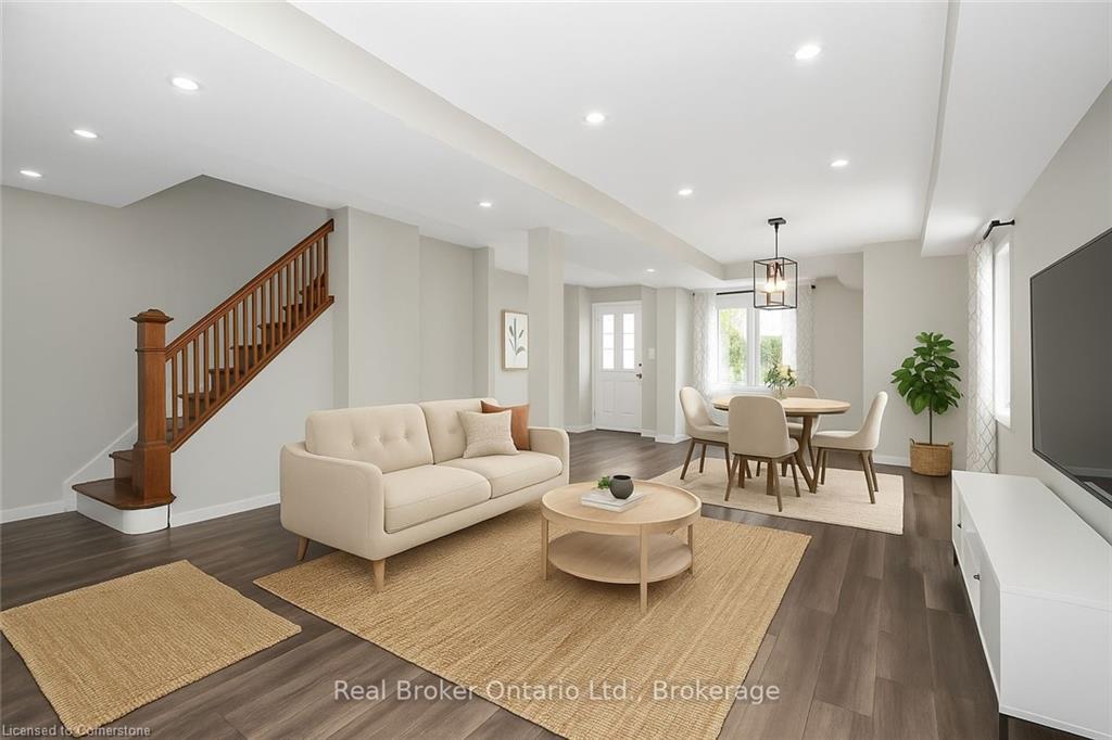 109 Arthur Street, Brantford, ON - Indoor Photo Showing Living Room