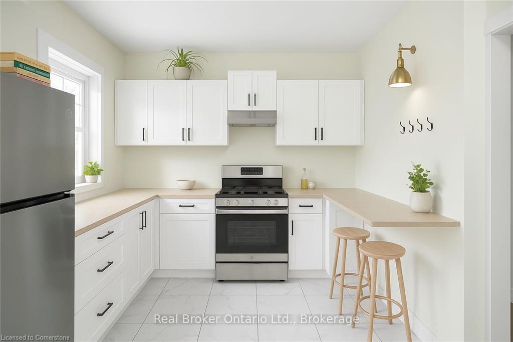 109 Arthur Street, Brantford, ON - Indoor Photo Showing Kitchen