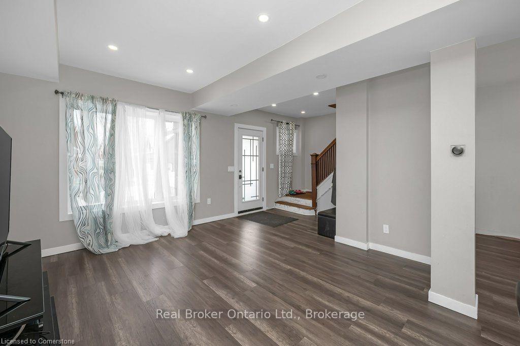 109 Arthur Street, Brantford, ON - Indoor
