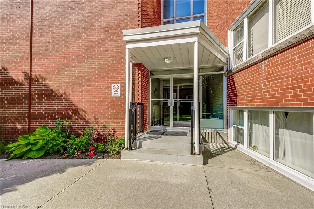 104-2052 Courtland Drive, Burlington, ON - Outdoor With Exterior