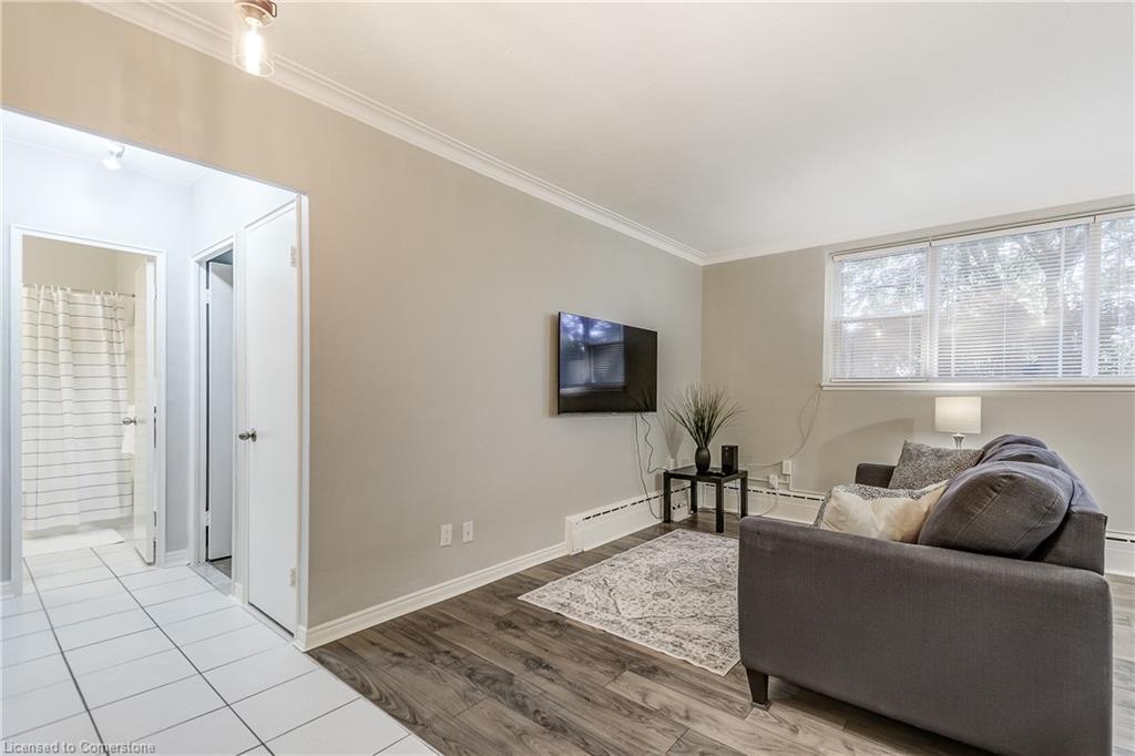 104-2052 Courtland Drive, Burlington, ON - Indoor