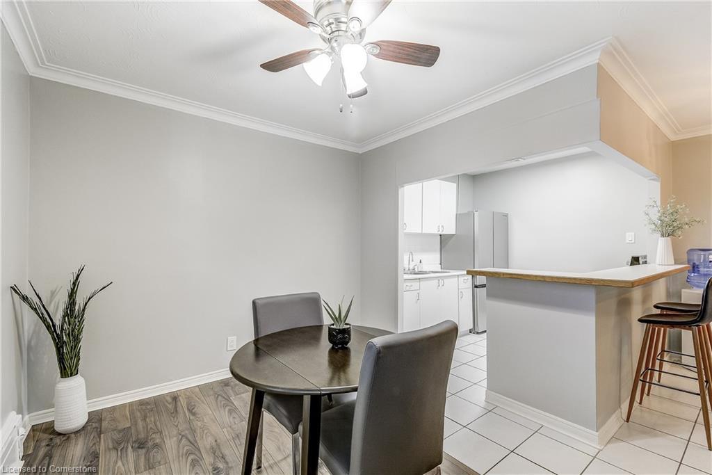 104-2052 Courtland Drive, Burlington, ON - Indoor