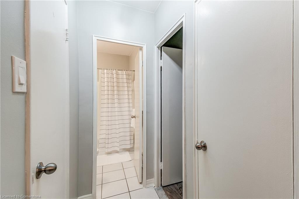 104-2052 Courtland Drive, Burlington, ON - Indoor