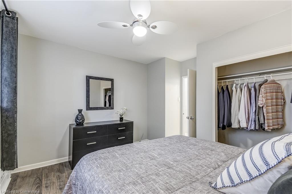104-2052 Courtland Drive, Burlington, ON - Indoor Photo Showing Bedroom