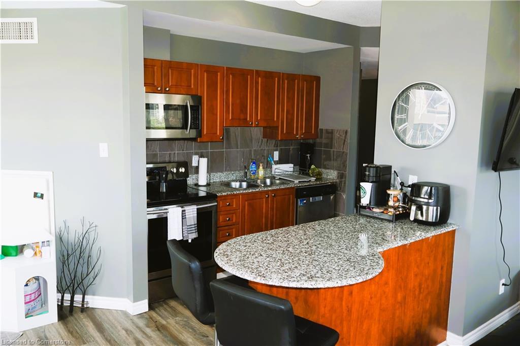 701-135 James Street S, Hamilton, ON - Indoor Photo Showing Kitchen