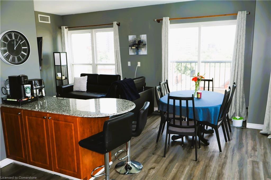 701-135 James Street S, Hamilton, ON - Indoor Photo Showing Dining Room