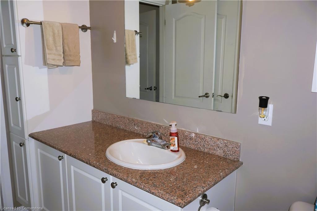 701-135 James Street S, Hamilton, ON - Indoor Photo Showing Bathroom