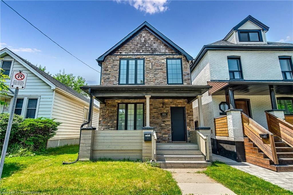 221 Rosslyn Avenue N, Hamilton, ON - Outdoor With Facade