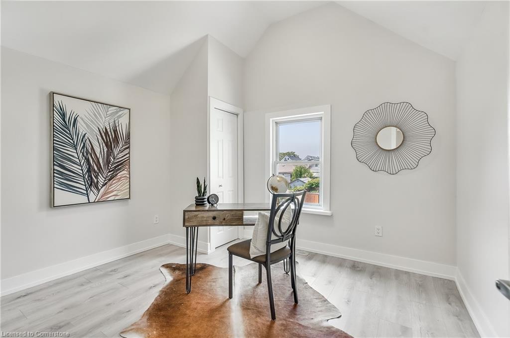 221 Rosslyn Avenue N, Hamilton, ON - Indoor Photo Showing Other Room
