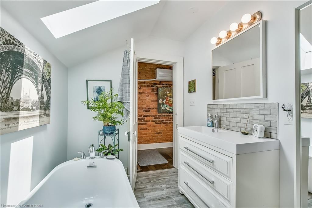 19 York Street, St. Catharines, ON