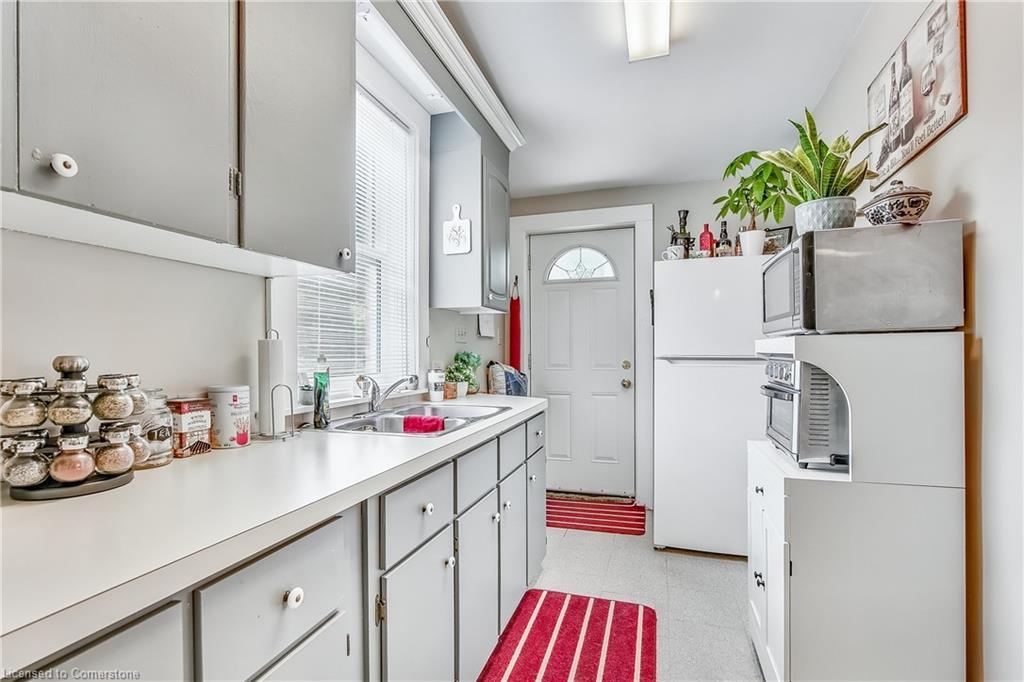 19 York Street, St. Catharines, ON