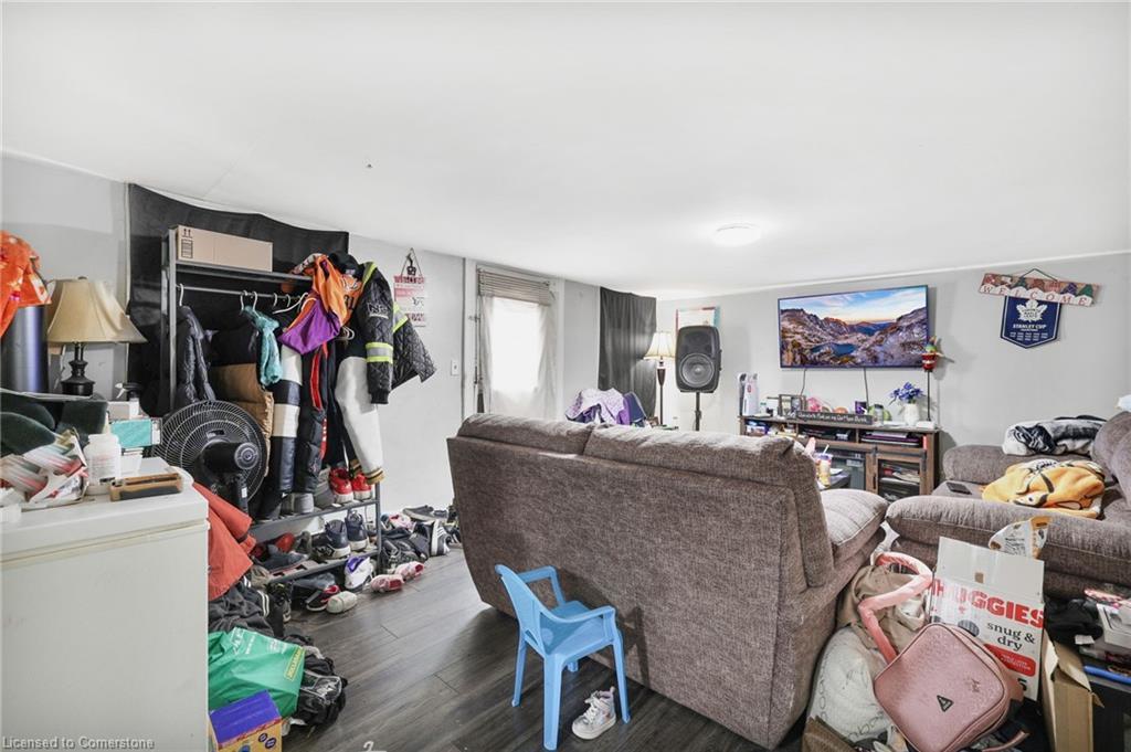 82 Marlborough Street, Brantford, ON - Indoor