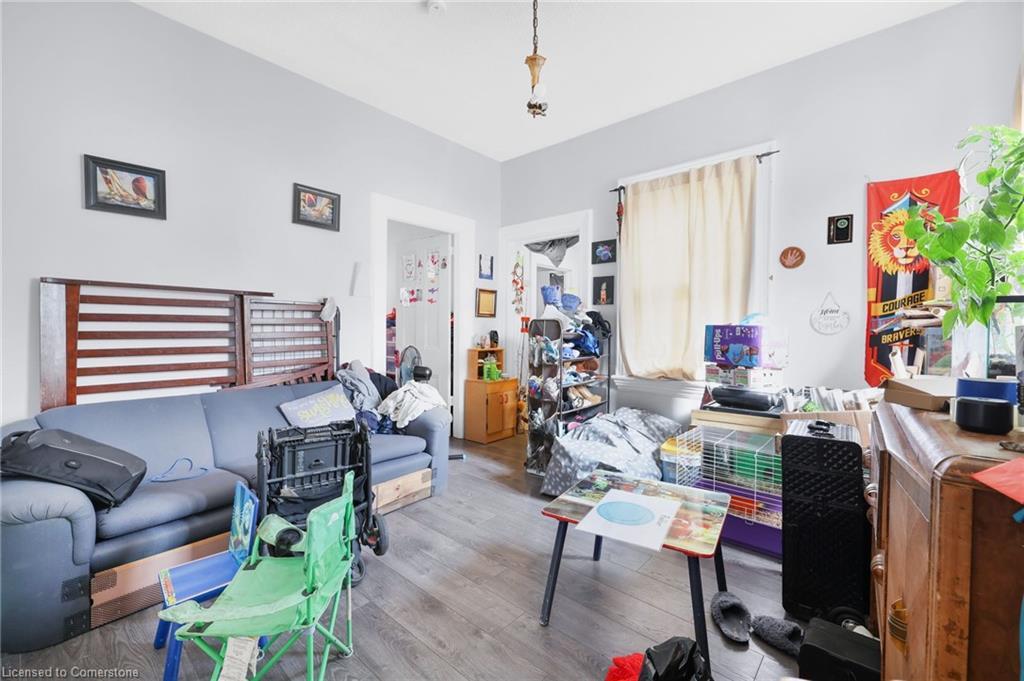 82 Marlborough Street, Brantford, ON - Indoor Photo Showing Living Room
