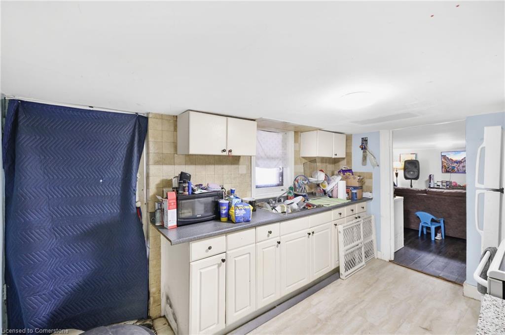 82 Marlborough Street, Brantford, ON - Indoor Photo Showing Kitchen