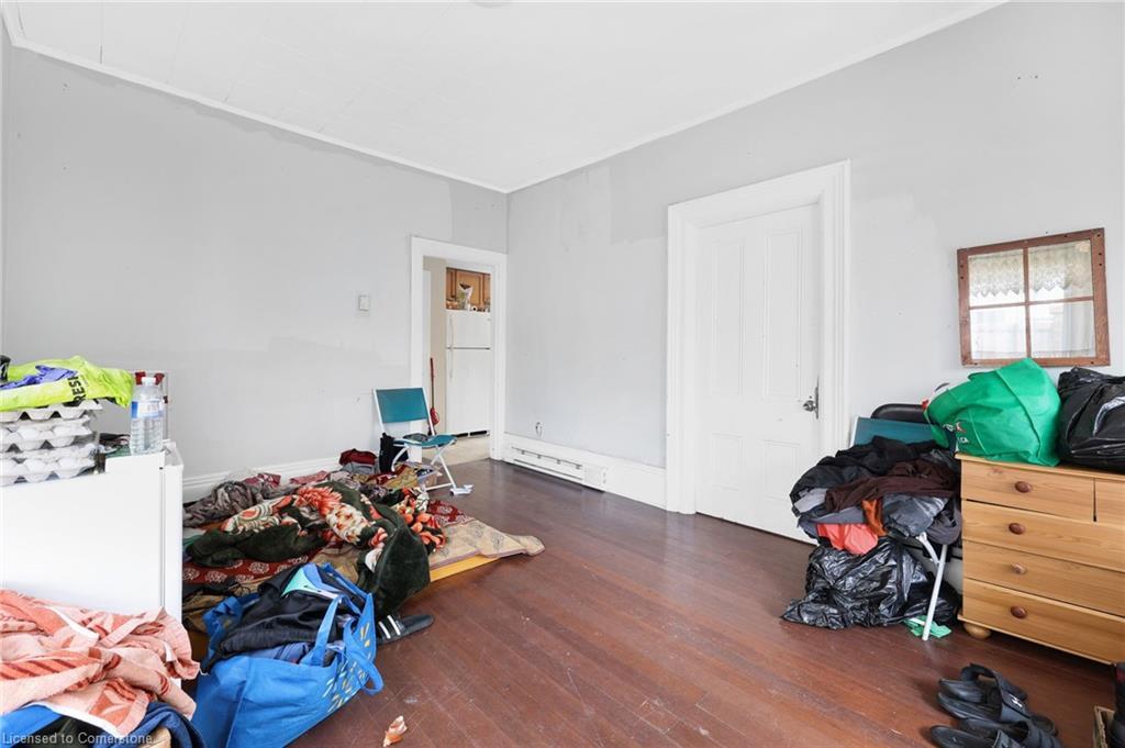 82 Marlborough Street, Brantford, ON - Indoor Photo Showing Bedroom