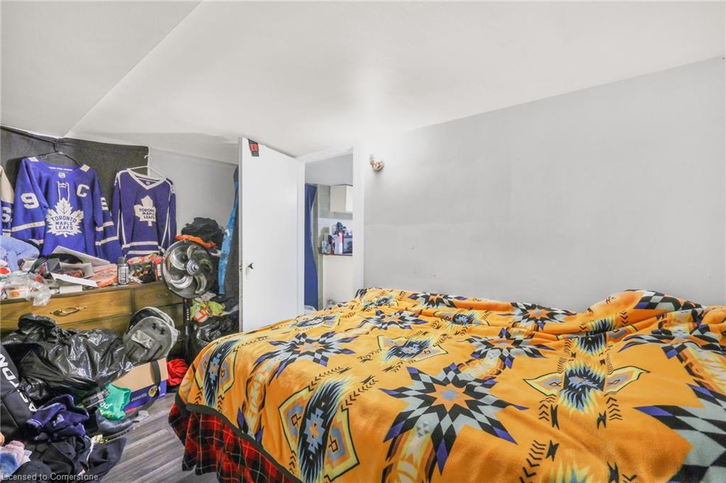82 Marlborough Street, Brantford, ON - Indoor Photo Showing Bedroom