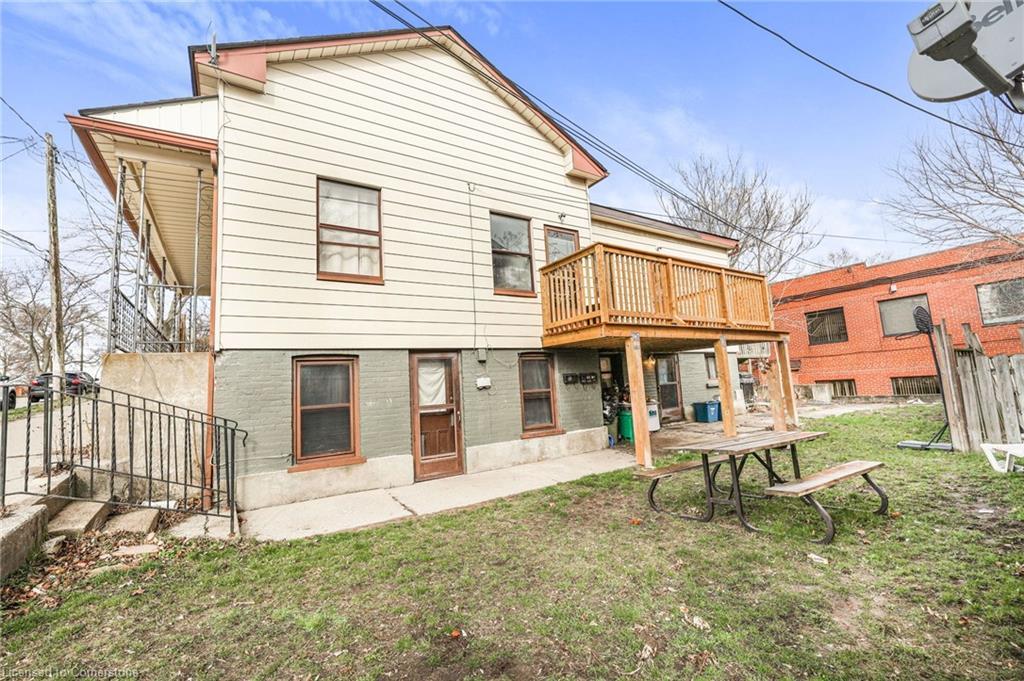 82 Marlborough Street, Brantford, ON - Outdoor