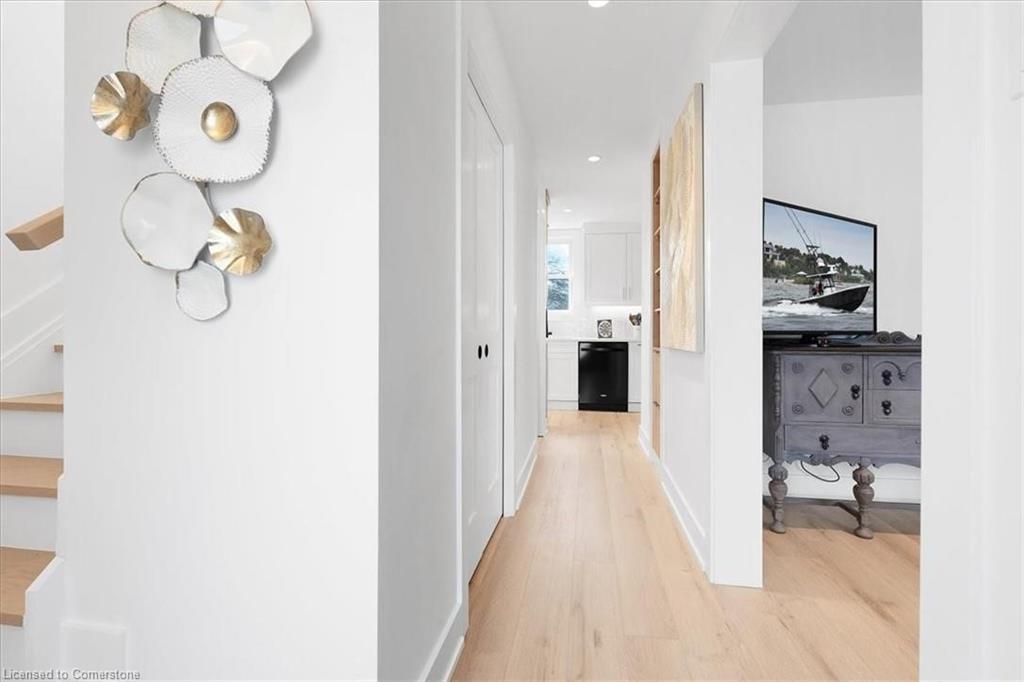 94 West 32Nd Street, Hamilton, ON - Indoor Photo Showing Other Room