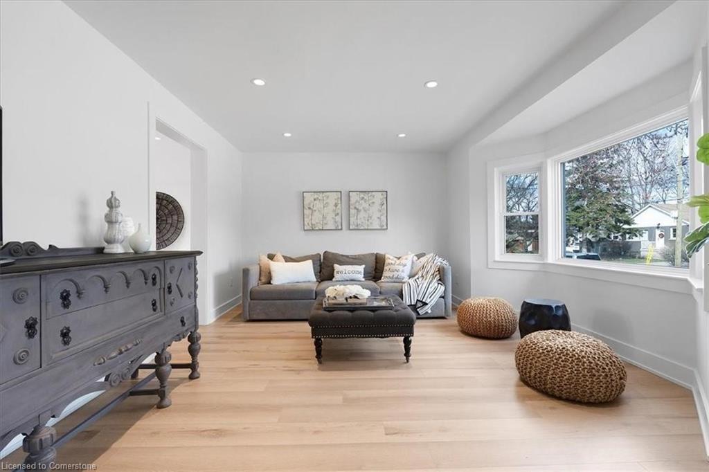 94 West 32Nd Street, Hamilton, ON - Indoor Photo Showing Other Room