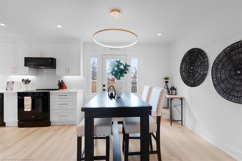 94 West 32Nd Street, Hamilton, ON - Indoor