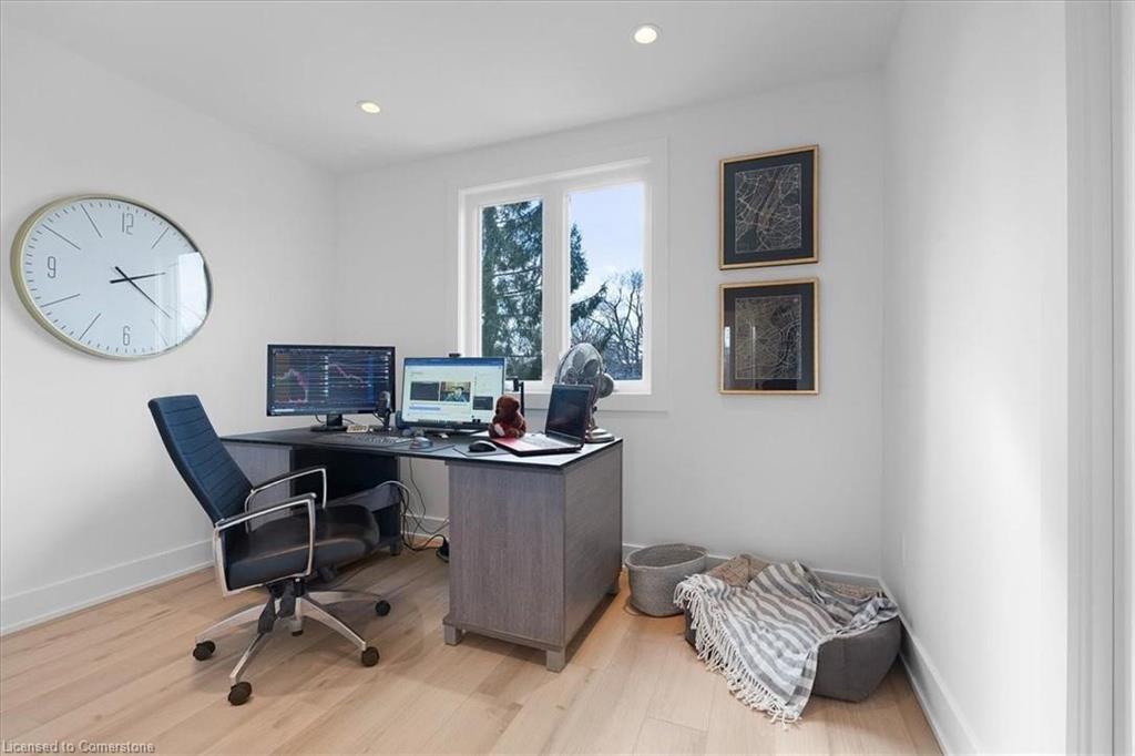 94 West 32Nd Street, Hamilton, ON - Indoor Photo Showing Office