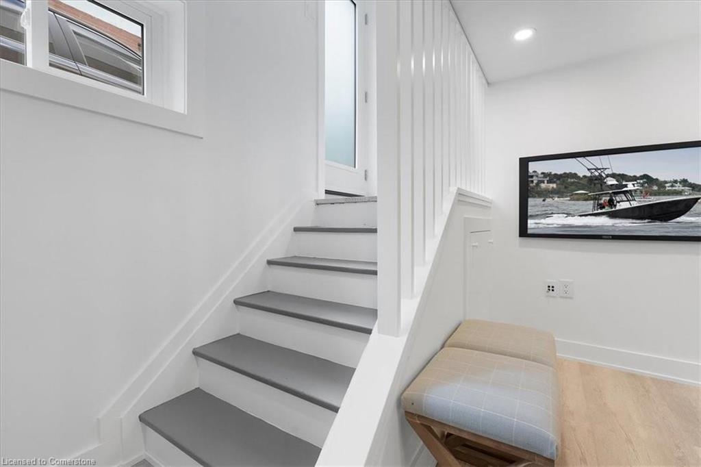 94 West 32Nd Street, Hamilton, ON - Indoor Photo Showing Other Room