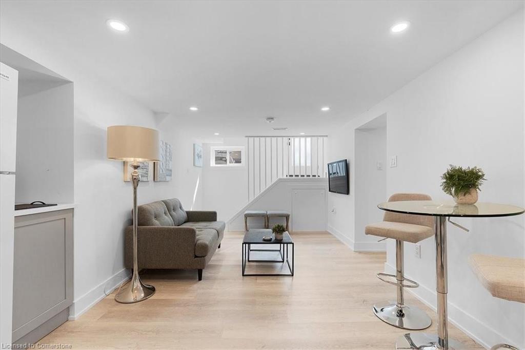 94 West 32Nd Street, Hamilton, ON - Indoor