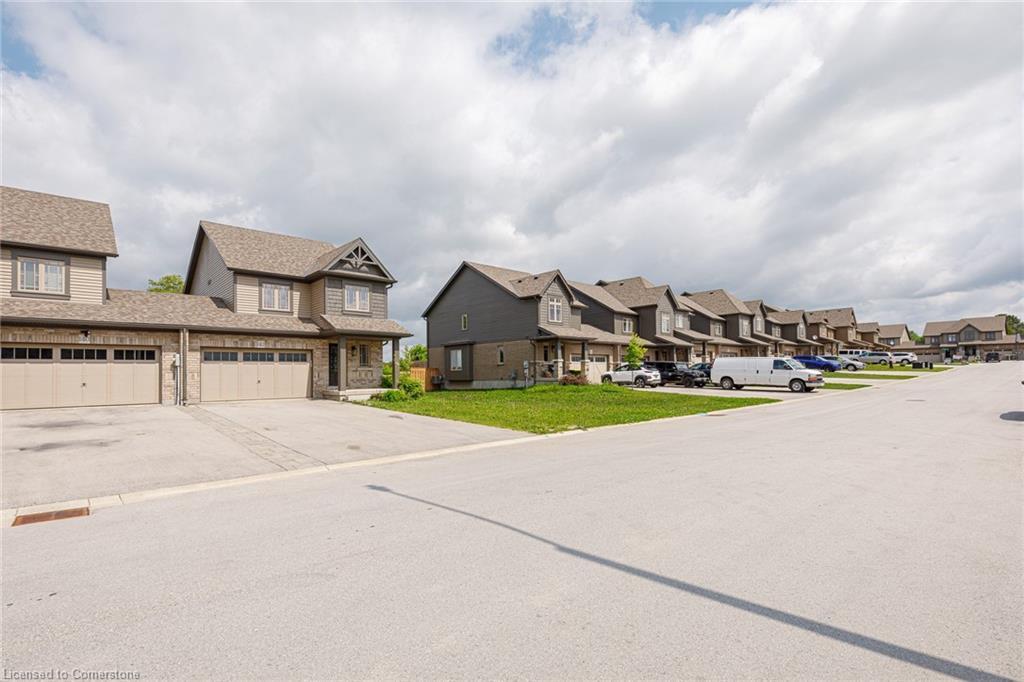 142 Stonebrook Way, Markdale, ON - Outdoor With Facade