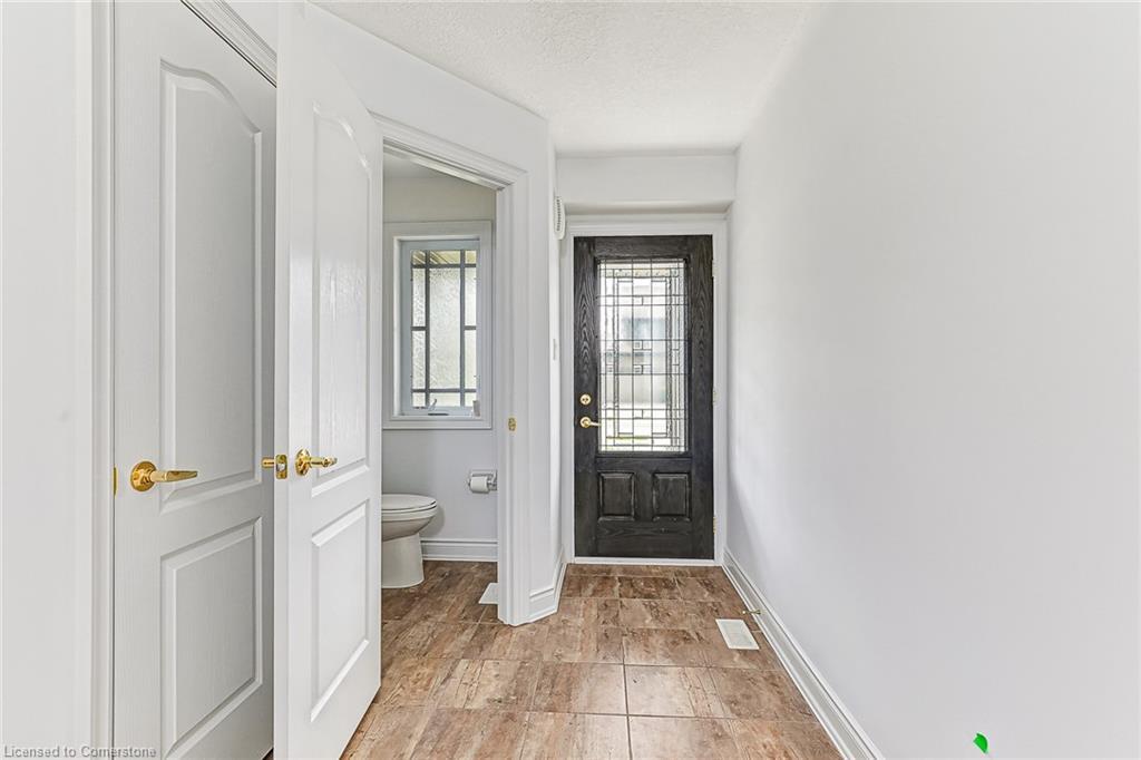 142 Stonebrook Way, Markdale, ON - Indoor Photo Showing Other Room