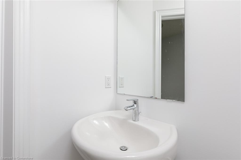 142 Stonebrook Way, Markdale, ON - Indoor Photo Showing Bathroom