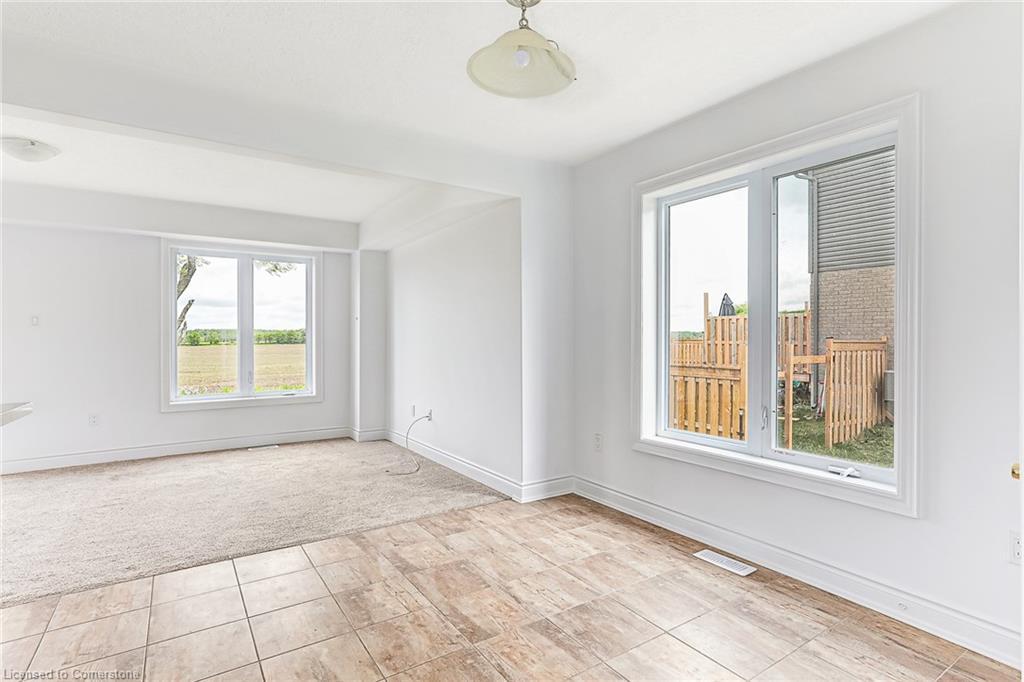 142 Stonebrook Way, Markdale, ON - Indoor Photo Showing Other Room