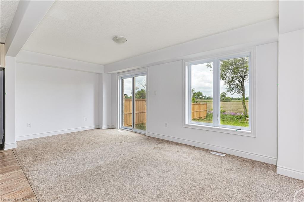 142 Stonebrook Way, Markdale, ON - Indoor Photo Showing Other Room