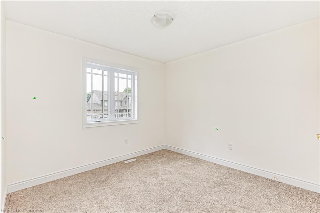 142 Stonebrook Way, Markdale, ON - Indoor Photo Showing Other Room