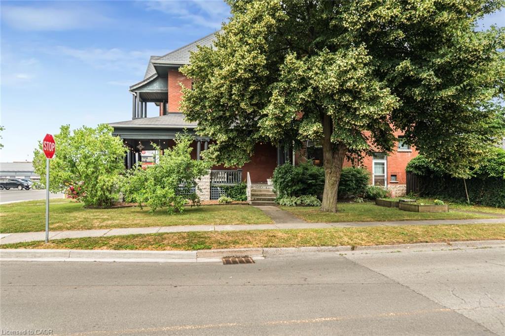 225 Broad Street E, Dunnville, ON - Outdoor