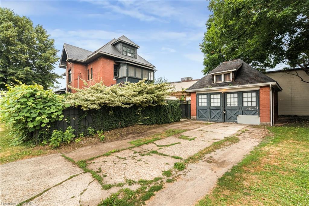 225 Broad Street E, Dunnville, ON - Outdoor