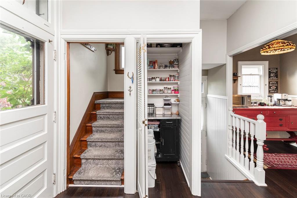 225 Broad Street E, Dunnville, ON - Indoor Photo Showing Other Room