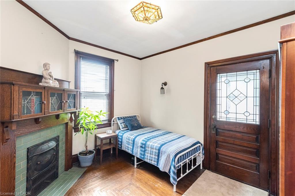 225 Broad Street E, Dunnville, ON - Indoor Photo Showing Bedroom