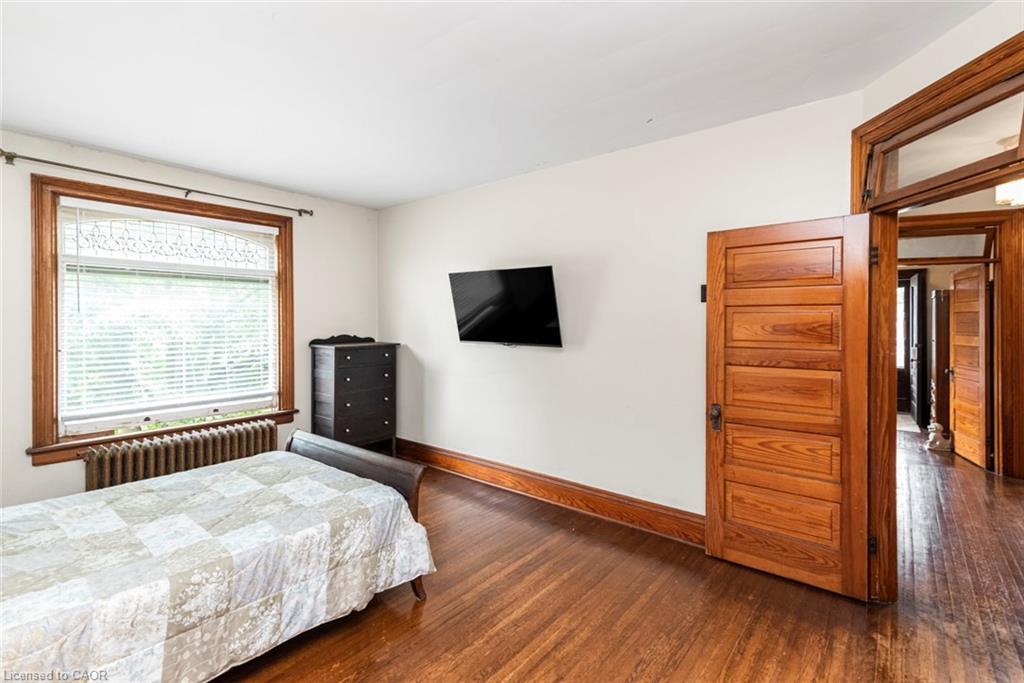 225 Broad Street E, Dunnville, ON - Indoor Photo Showing Bedroom