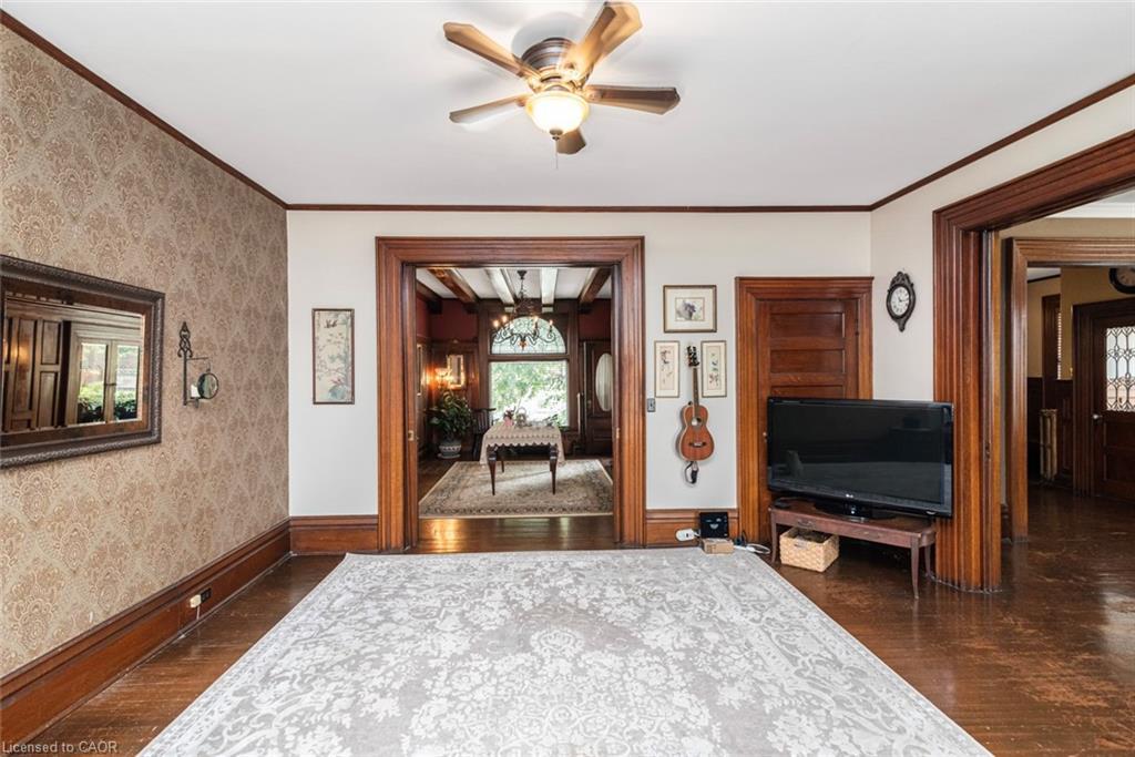 225 Broad Street E, Dunnville, ON - Indoor Photo Showing Other Room